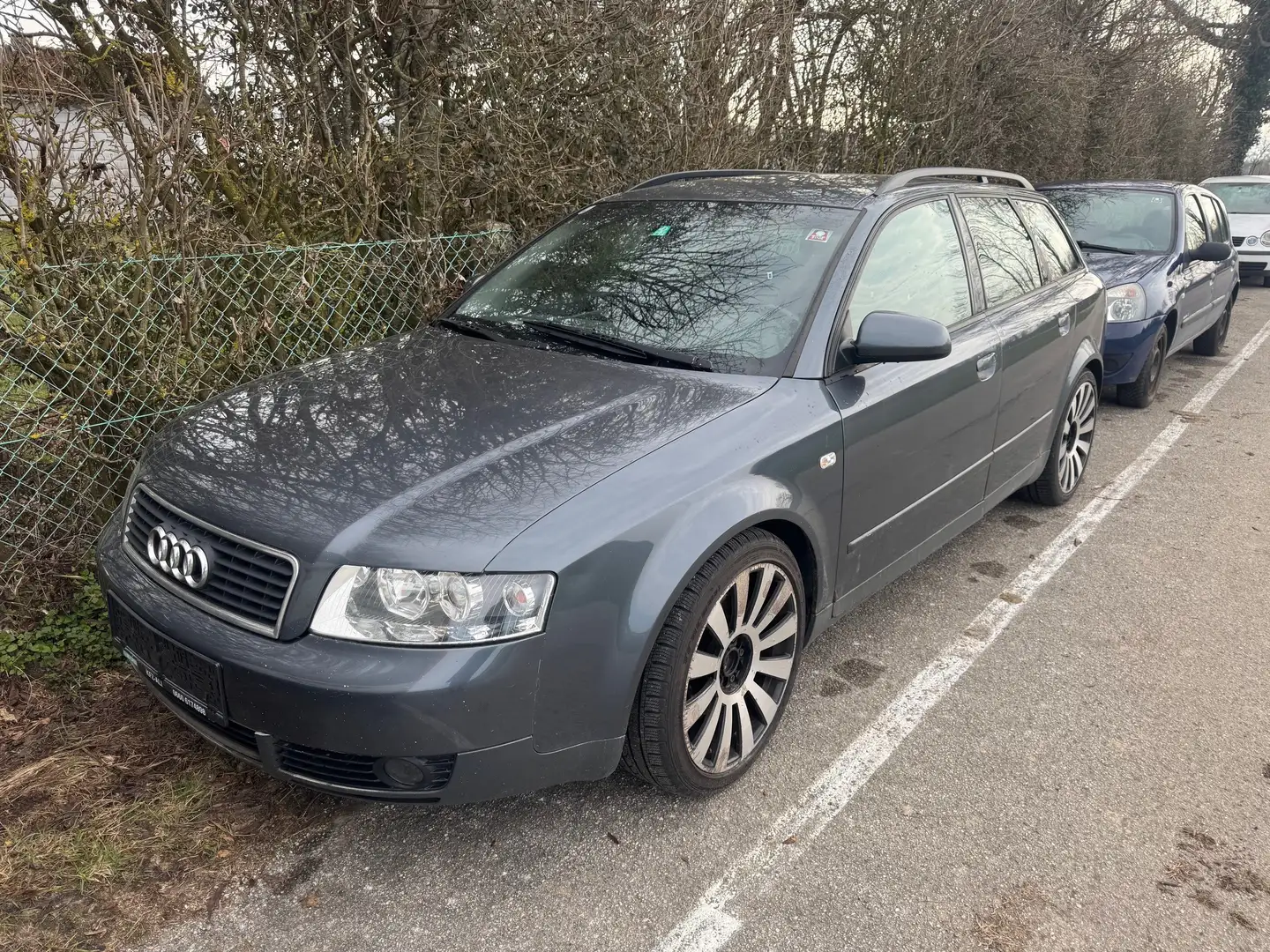 Audi A4 A4 Avant 2,5 TDI V6 Grau - 1