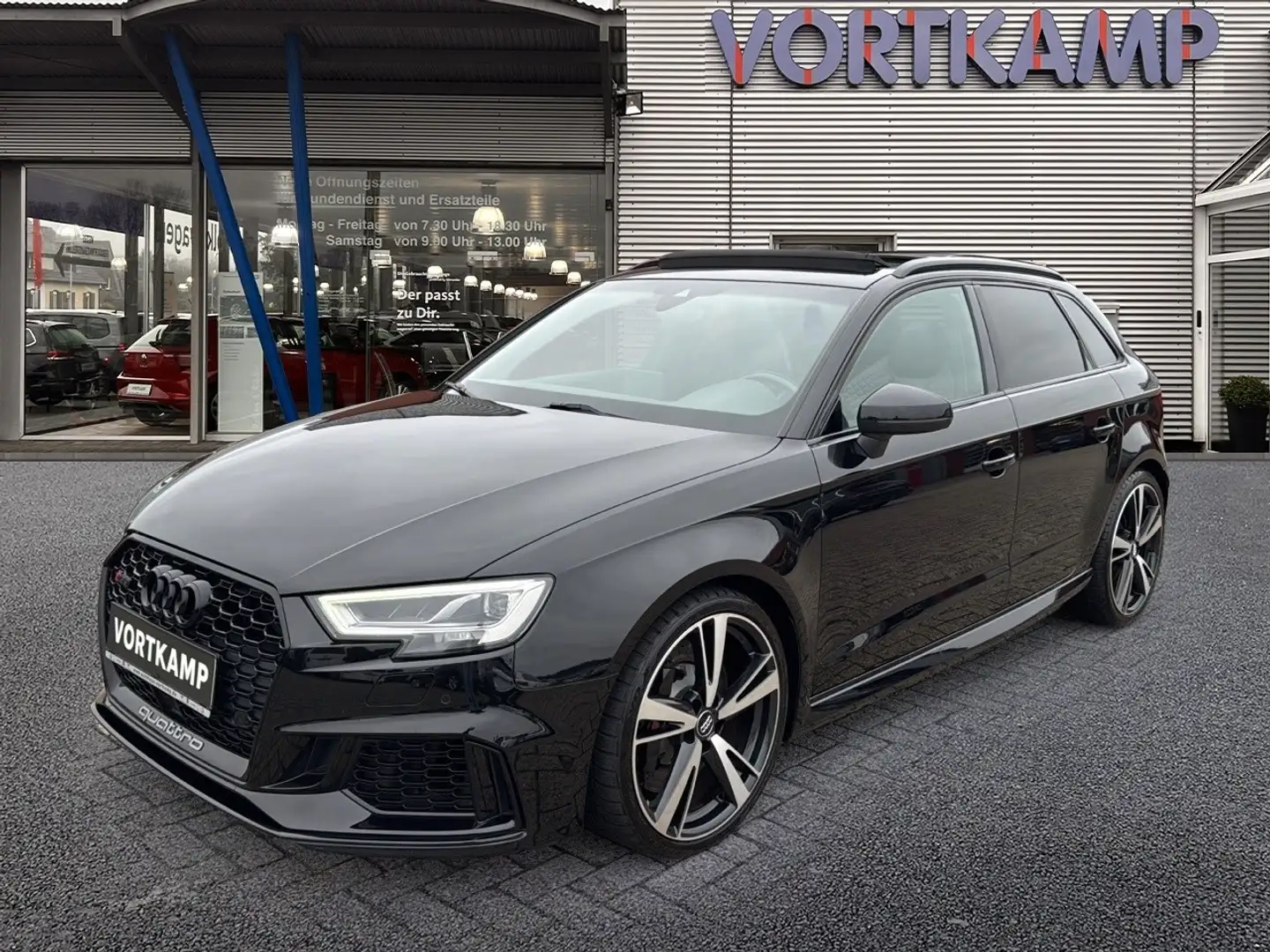 Audi RS3 2.5 TFSI quattro Black Matrix PANO 280km/h Schwarz - 2