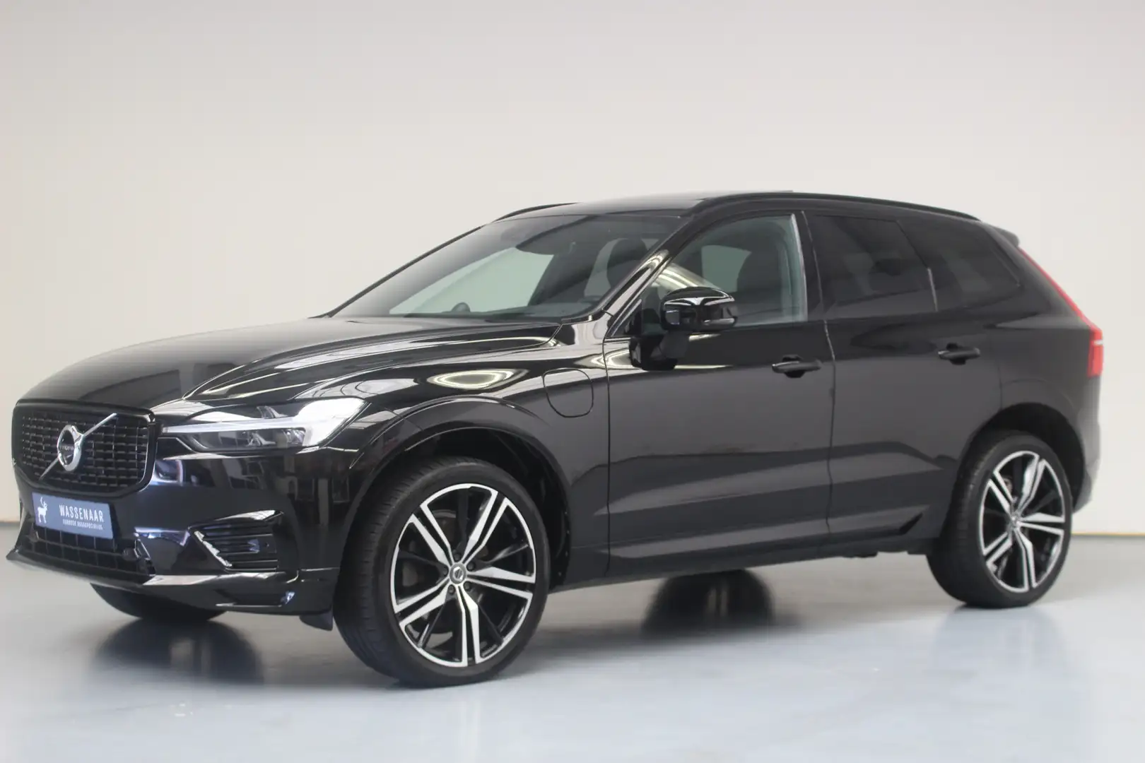 Volvo XC60 Recharge T6 AWD R-Design | Rijklaarprijs | Luchtve Zwart - 1