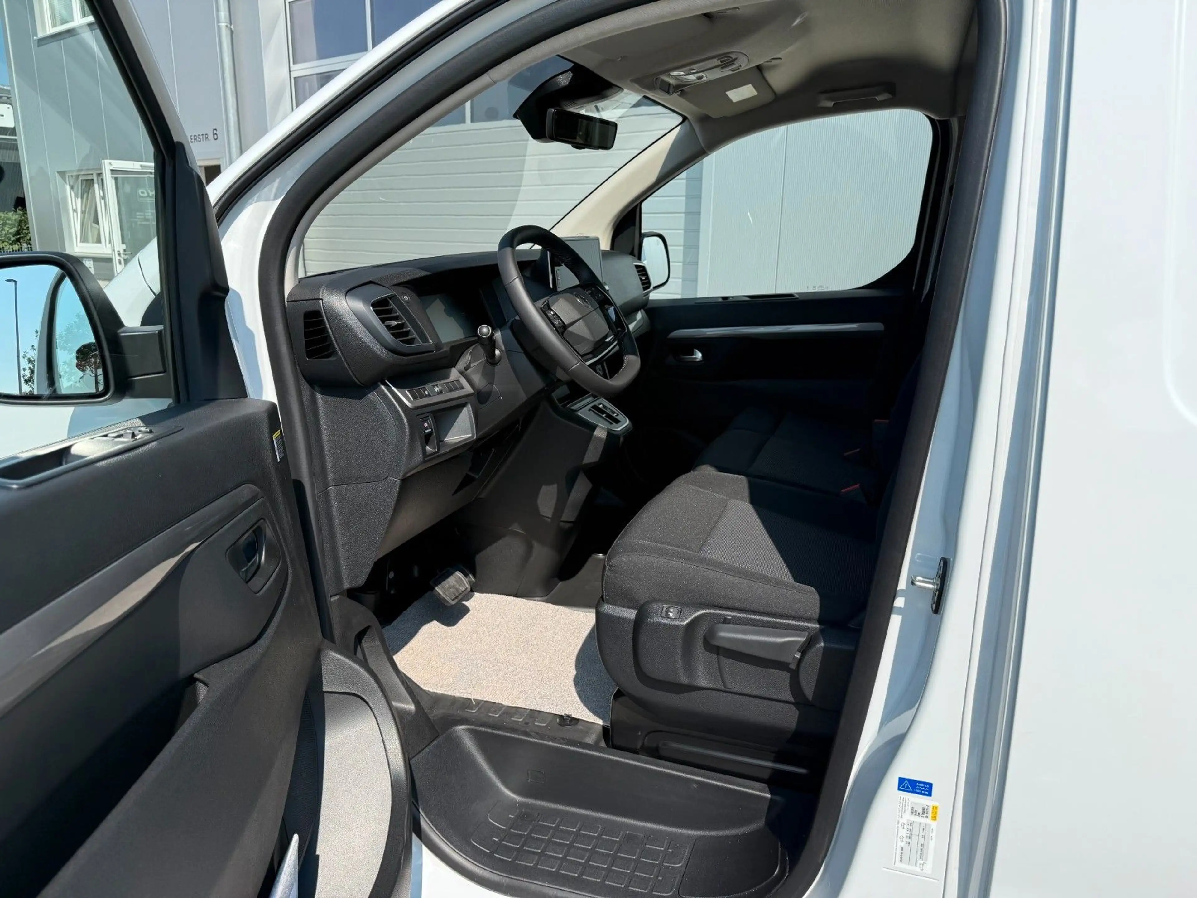 Citroen Jumpy Kasten XL — photo 11