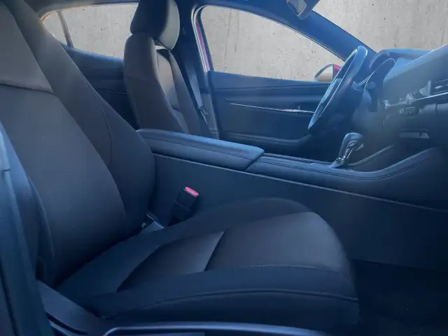 Mazda Lim. view 12