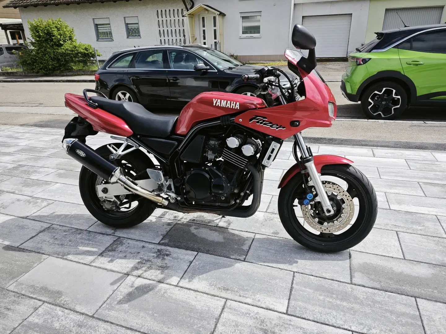 Yamaha FZS 600 Rojo - 2