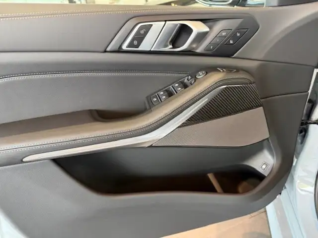 BMW X5 view 5