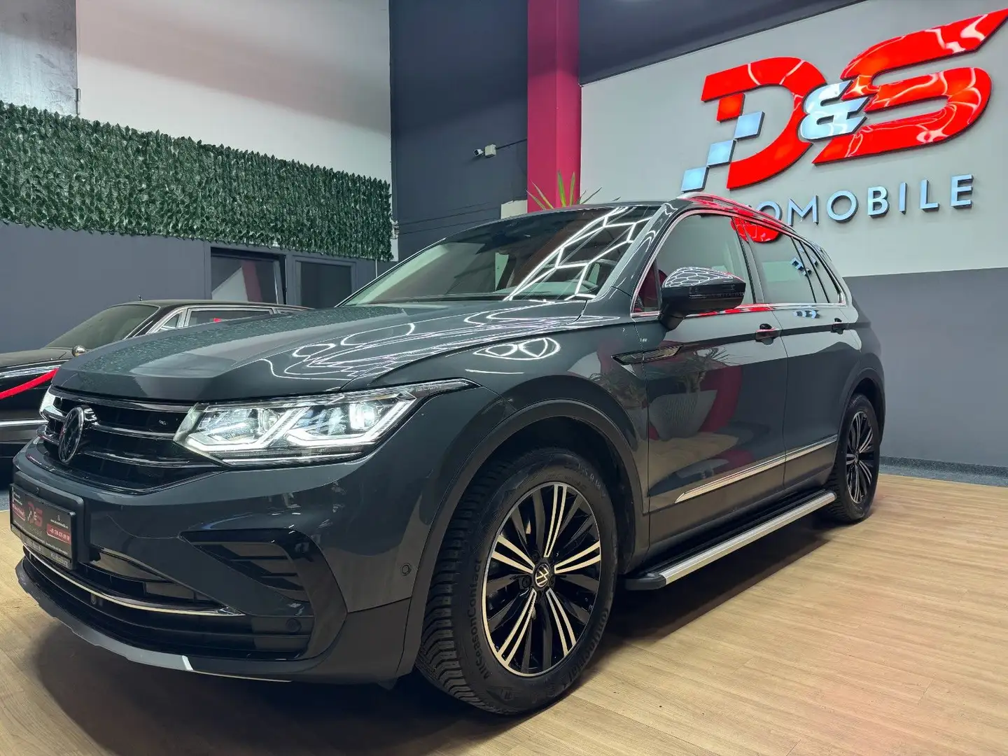 Volkswagen Tiguan Elegance/Navi/Leder/IQled/RFK/ACC/AHK Gris - 2