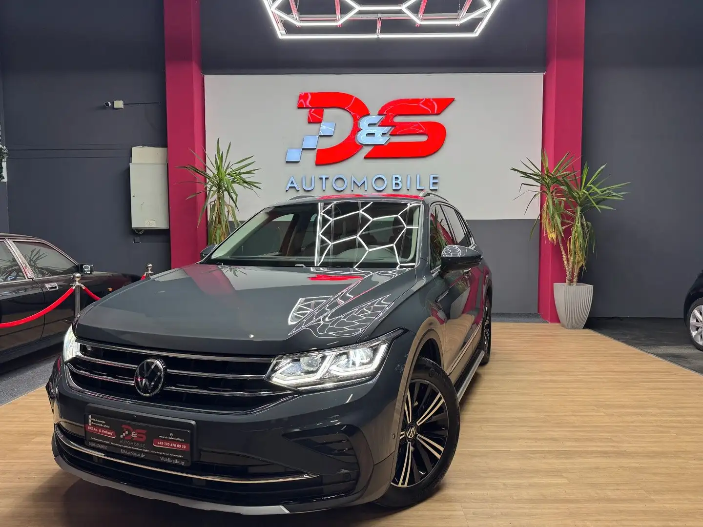 Volkswagen Tiguan Elegance/Navi/Leder/IQled/RFK/ACC/AHK Gris - 1