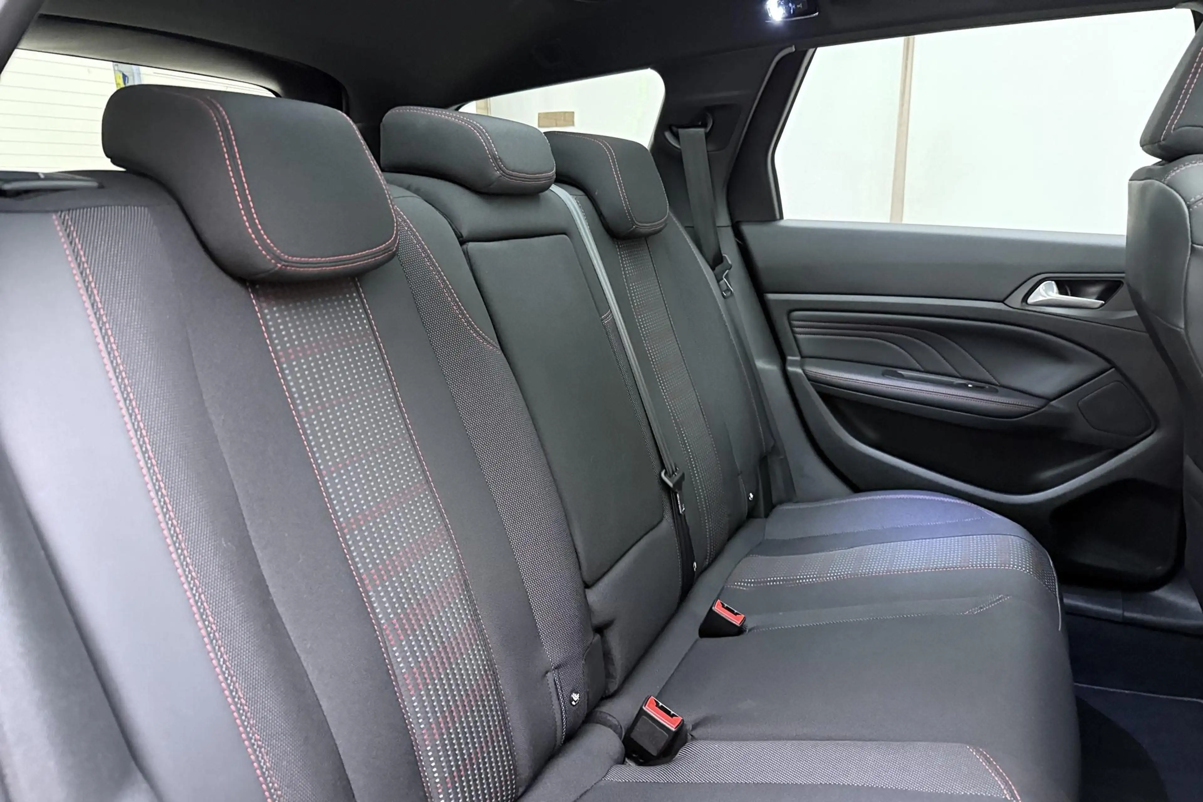 Peugeot 308 SW 1.2 Turbo GT-line 130 Pk | Trekhaak | Panorama — photo 11