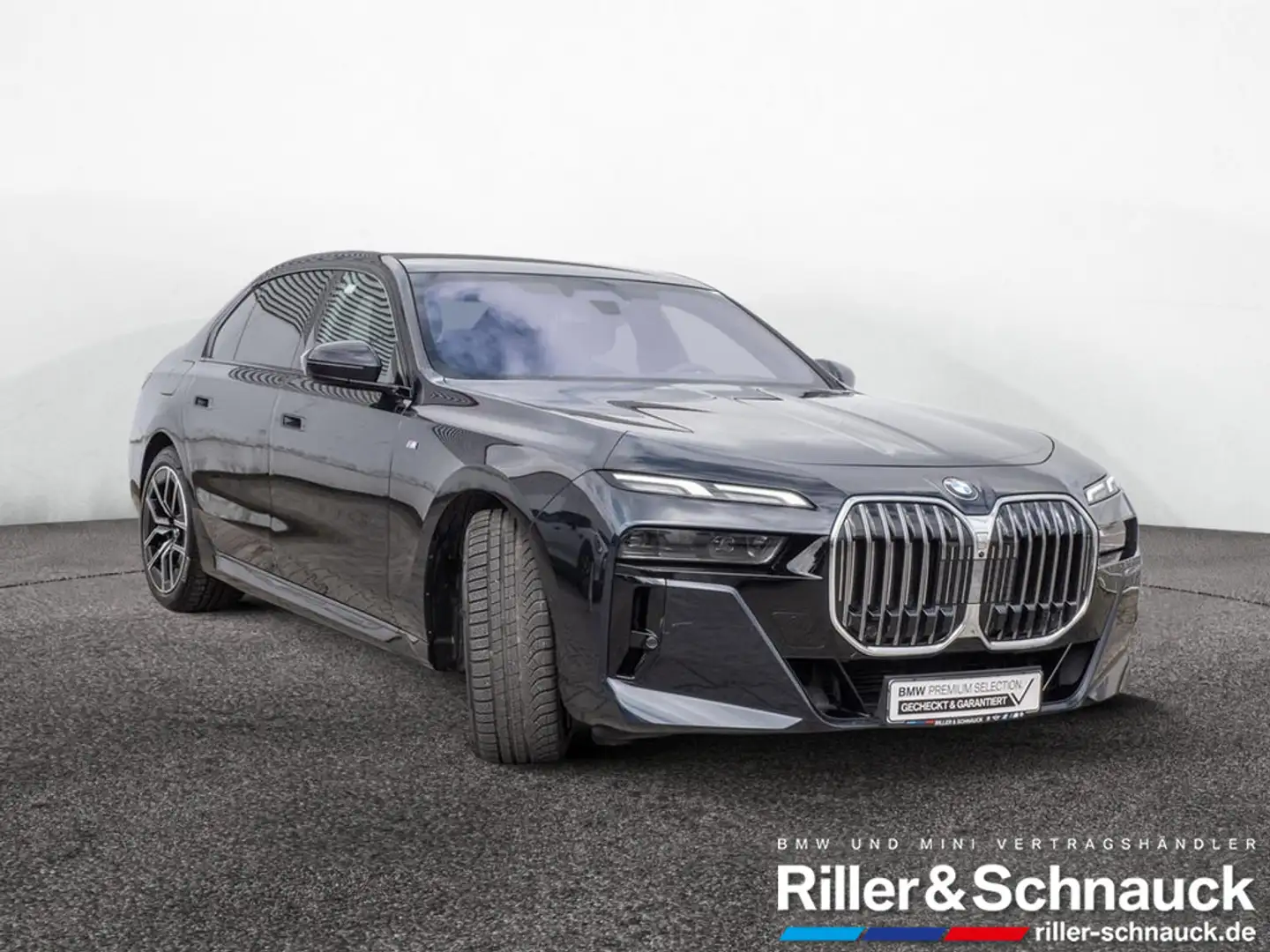 BMW 740 d xDrive M-Sport AHK+PANO-SKY+STANDHZG Schwarz - 2