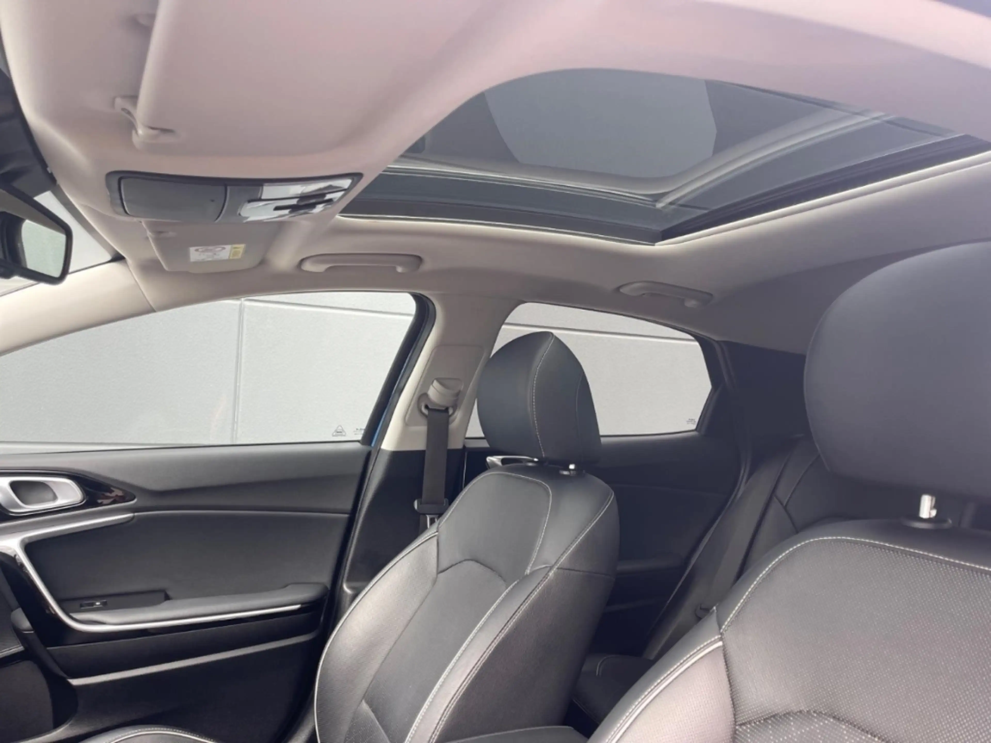 Kia XCeed 1.6 PHEV Platinum DCT6 Glasdach LED Klimasitze Mem — photo 15