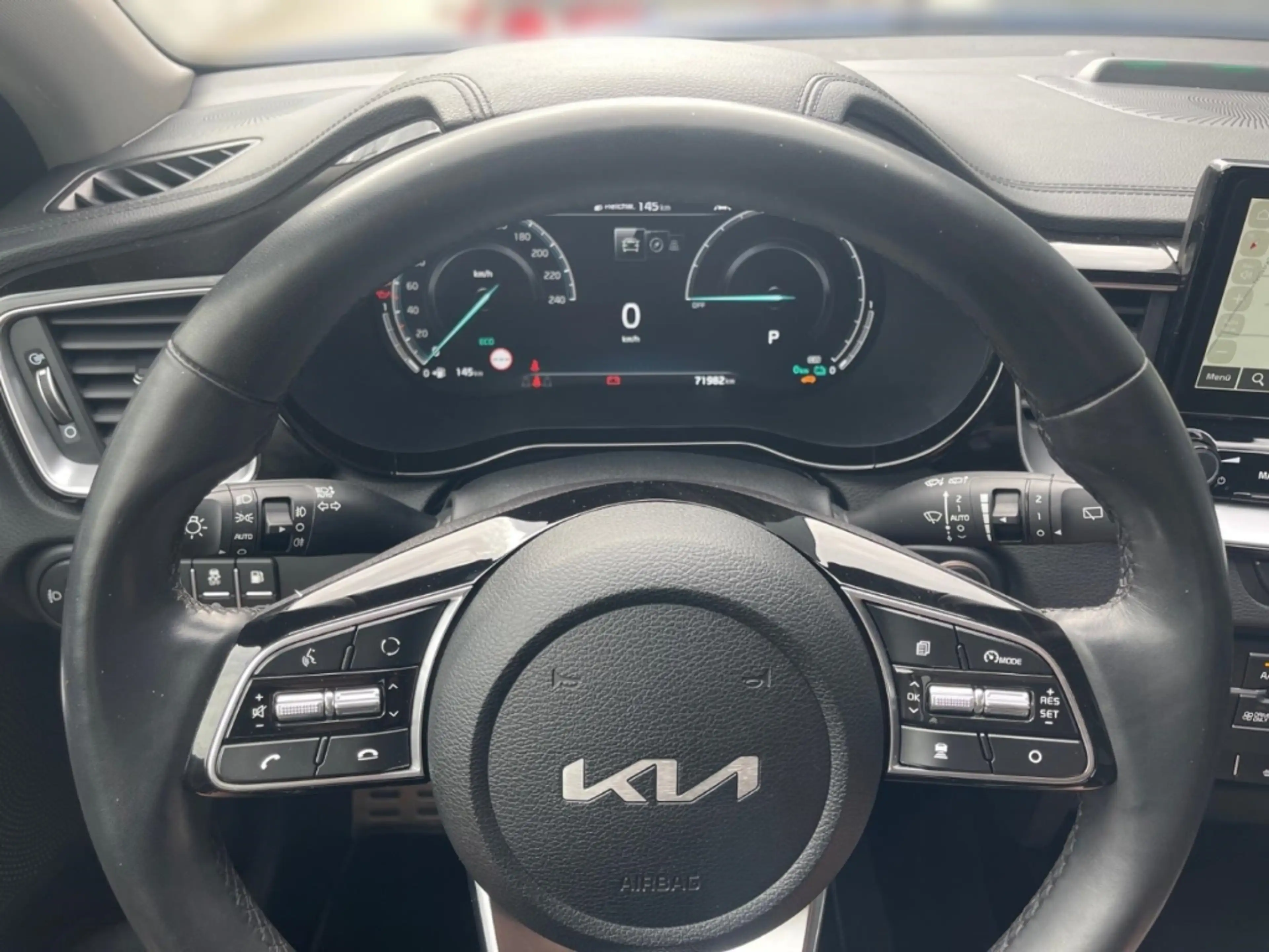 Kia XCeed 1.6 PHEV Platinum DCT6 Glasdach LED Klimasitze Mem — photo 8