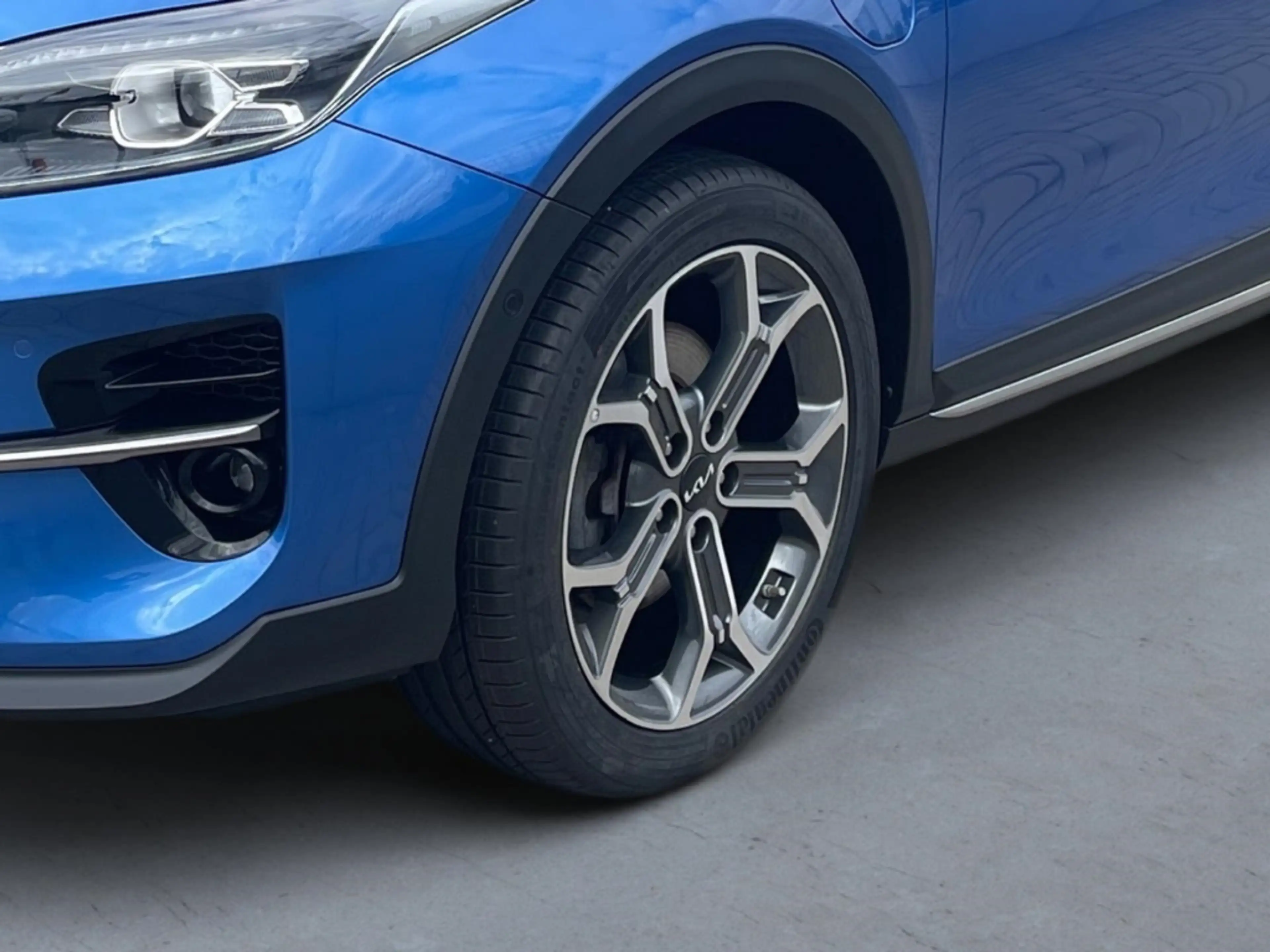 Kia XCeed 1.6 PHEV Platinum DCT6 Glasdach LED Klimasitze Mem — photo 6