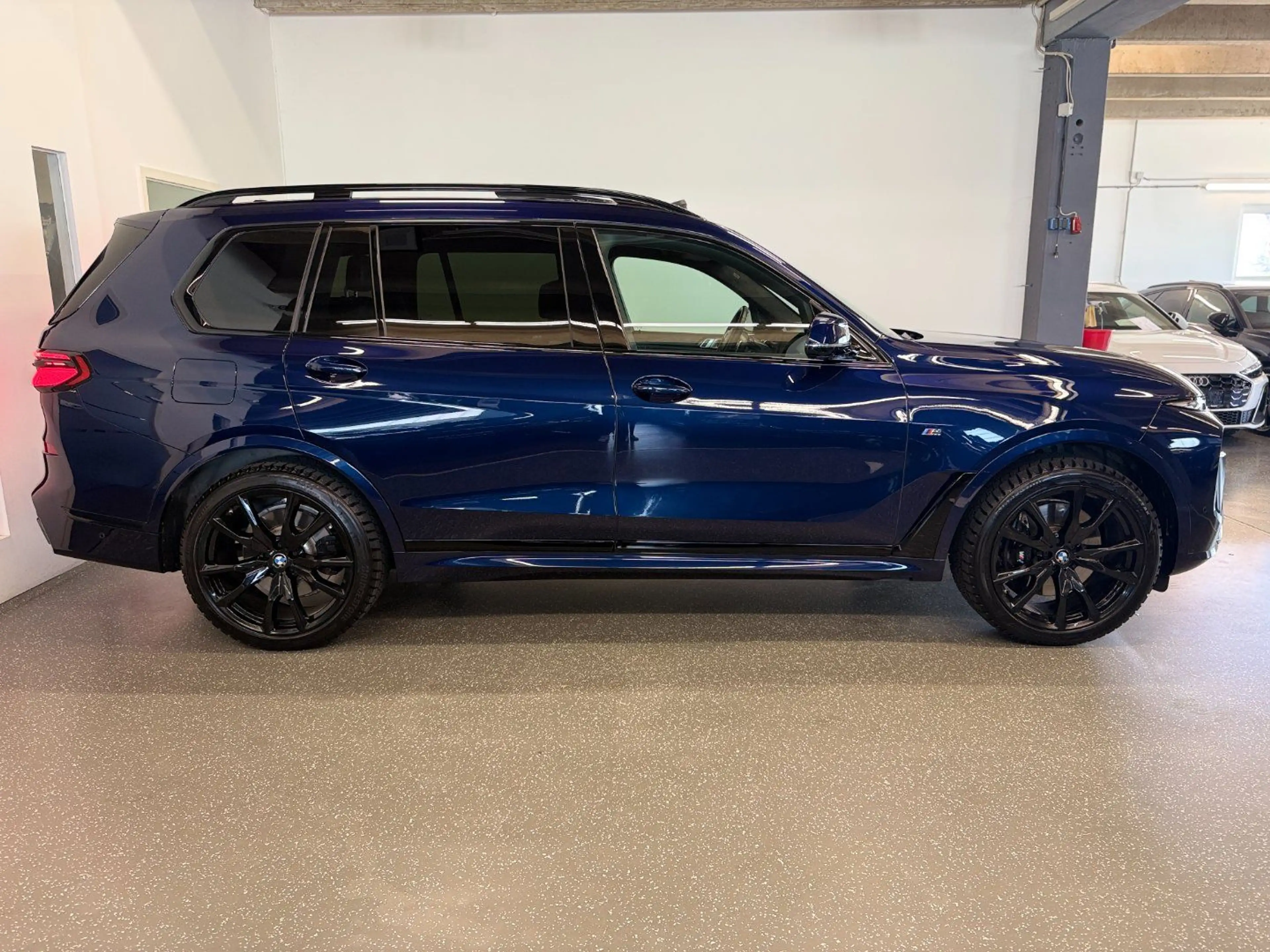 BMW X7 xDrive 40d *LUFT*LASER*7-SITZER*PANO*HUD*H&K* — photo 4