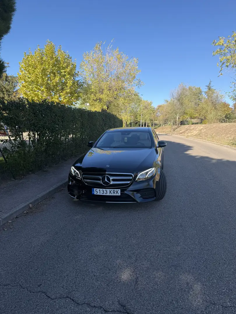 Mercedes-Benz E 220 220d 4Matic 9G-Tronic 194 Negro - 2