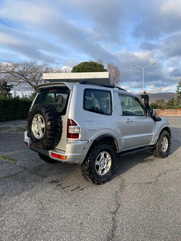 Mitsubishi Pajero 3p 3.2 tdi 16v di-d GLX, foto 3