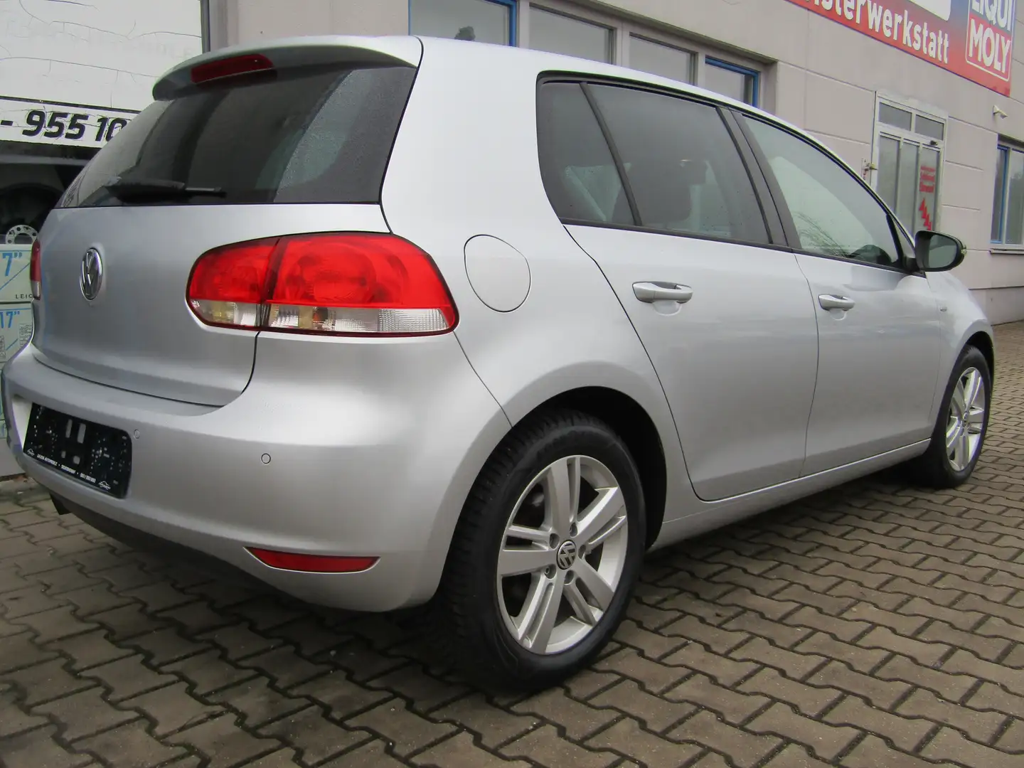 Volkswagen Golf Match BlueMotion/BMT, Allwetterbereifung, wenig KM Silber - 2