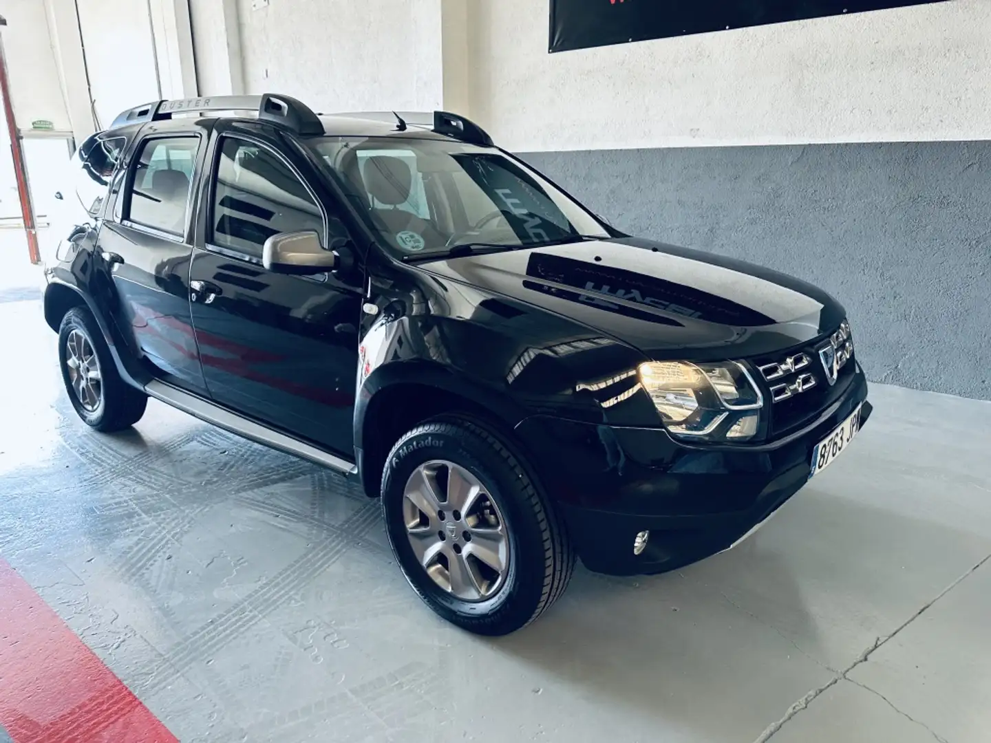 Dacia Duster 1.5dCi Laureate 4x4 110 Zwart - 2