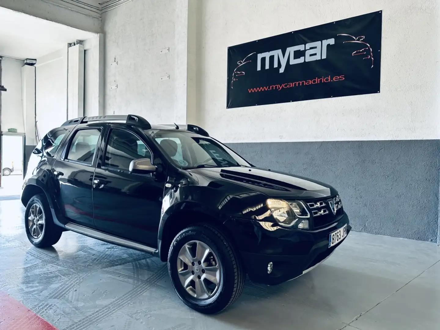 Dacia Duster 1.5dCi Laureate 4x4 110 Zwart - 1