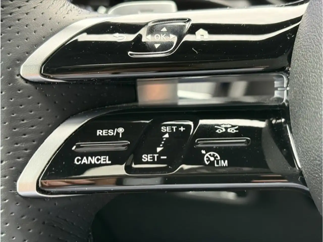 Mercedes-Benz EQE 300 AMG Toit Pano Attelage Burmester, миниатюра 17