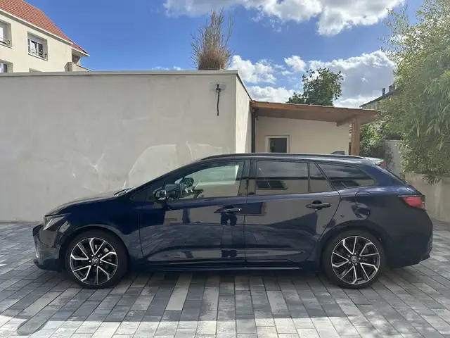 Toyota Corolla view 4