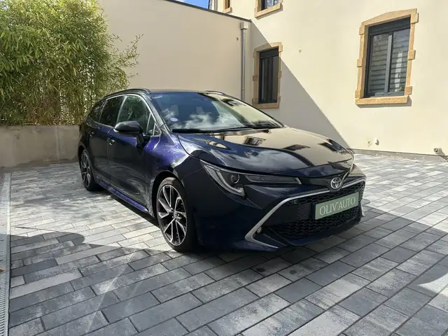 Toyota Corolla view 3
