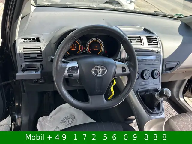Toyota Auris view 8