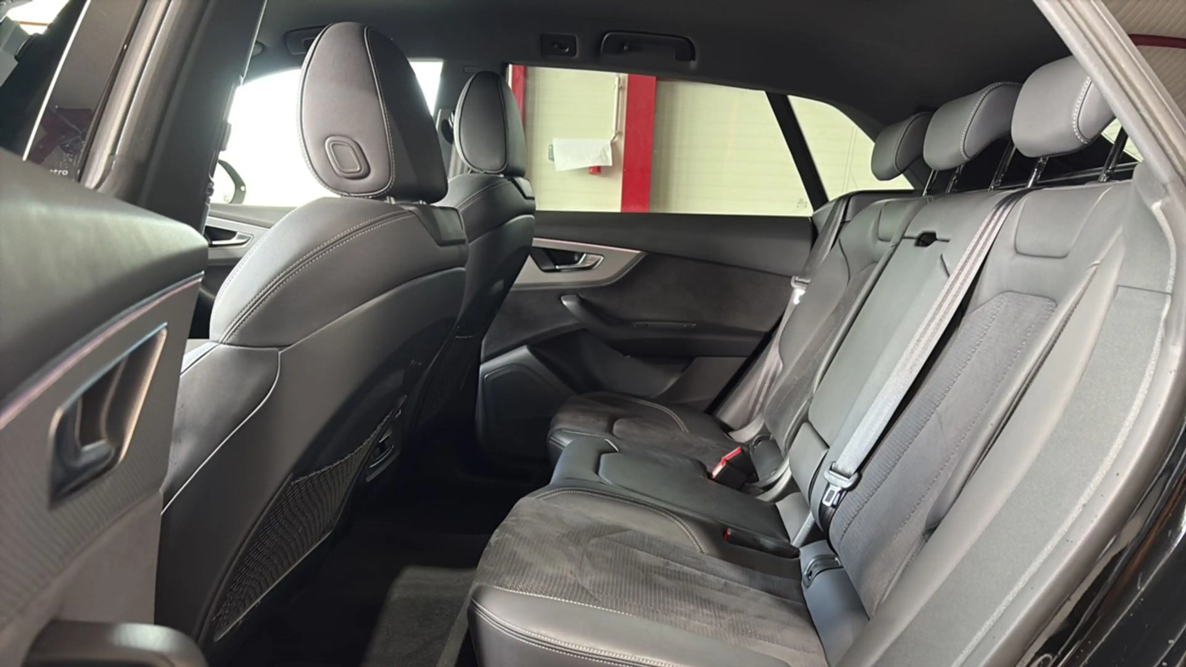Audi Q8 55 TFSIe S-line*ALL BLACK*MATRIX*LEDER*RADAR*ASSI — photo 10