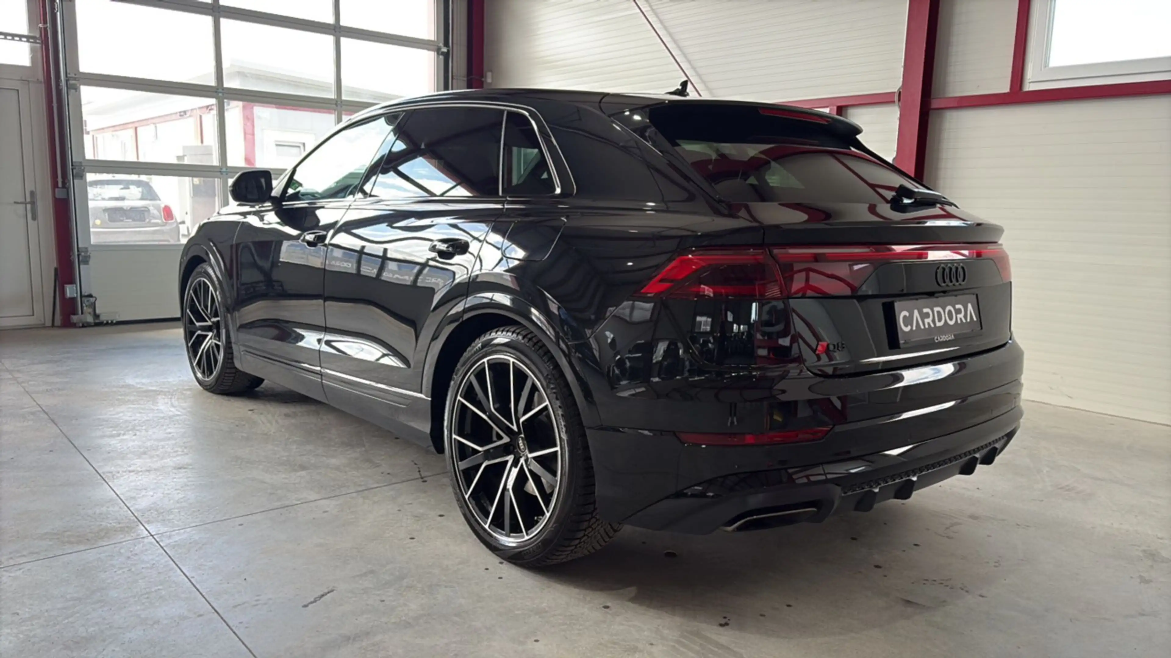 Audi Q8 55 TFSIe S-line*ALL BLACK*MATRIX*LEDER*RADAR*ASSI — photo 4