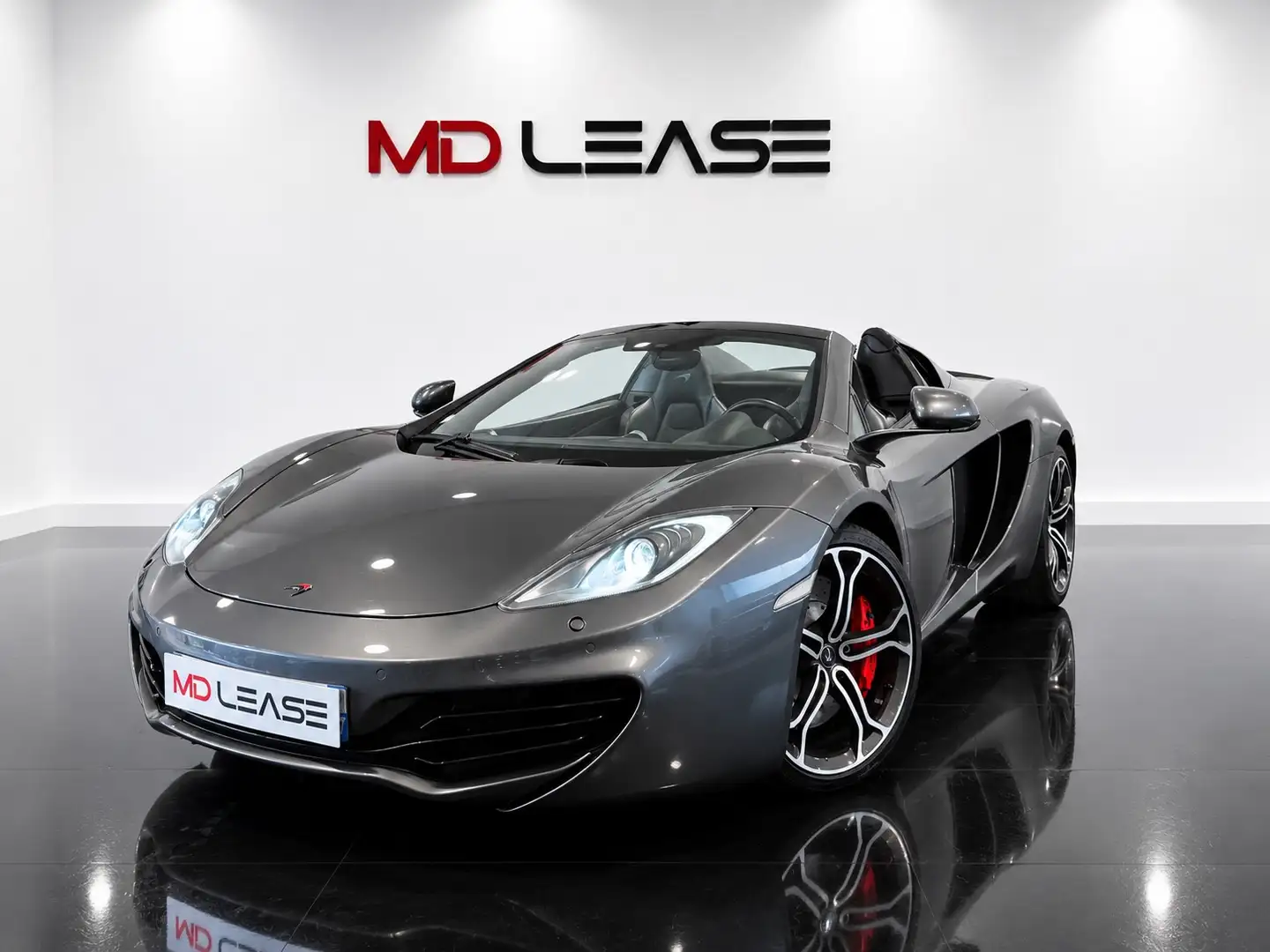 McLaren MP4-12C McLaren Spider MP4 12C V8 3.8 625 ch Schwarz - 1