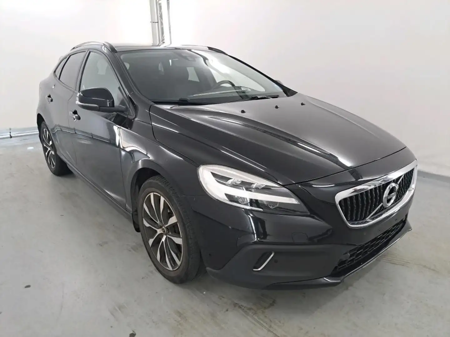 Volvo V40 Cross Country Plus Aut Pano LED Kamera Leder Schwarz - 2