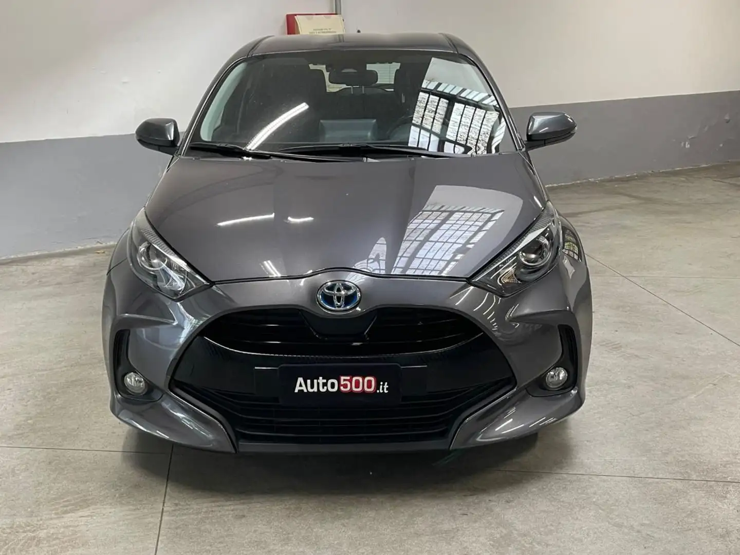 Toyota Yaris 1.5 Hybrid 5 porte Business Grigio - 1