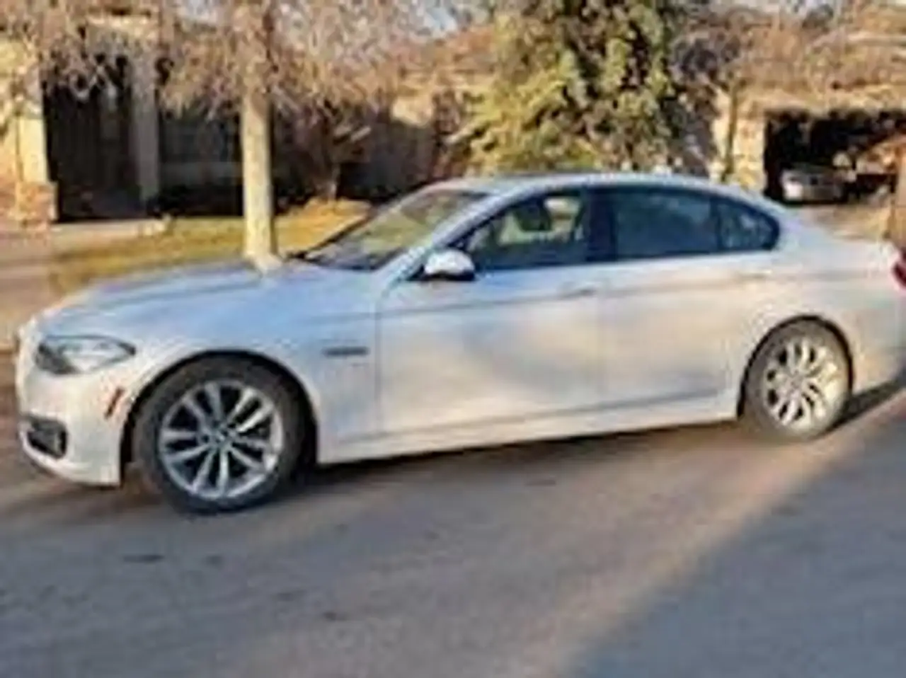 BMW 5 Series photo BMW 5 Series