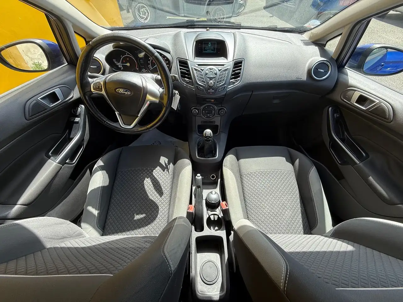 Ford Fiesta 5 portes — photo 4