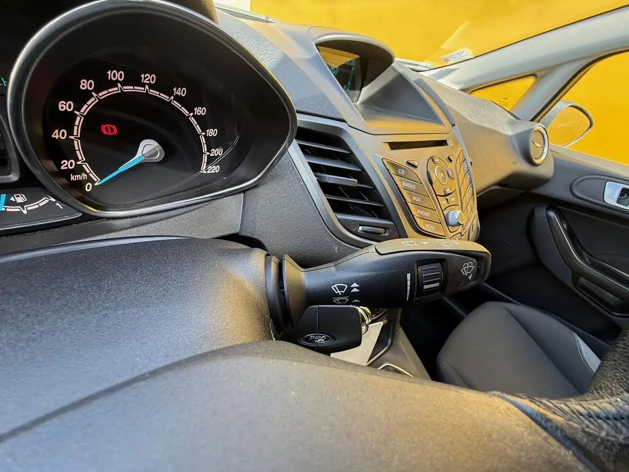 Ford Fiesta 5 portes — photo 14