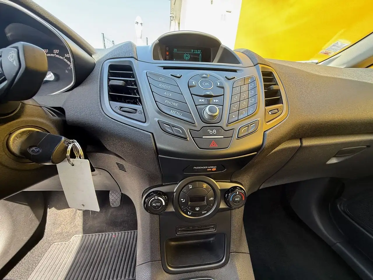 Ford Fiesta 5 portes — photo 17