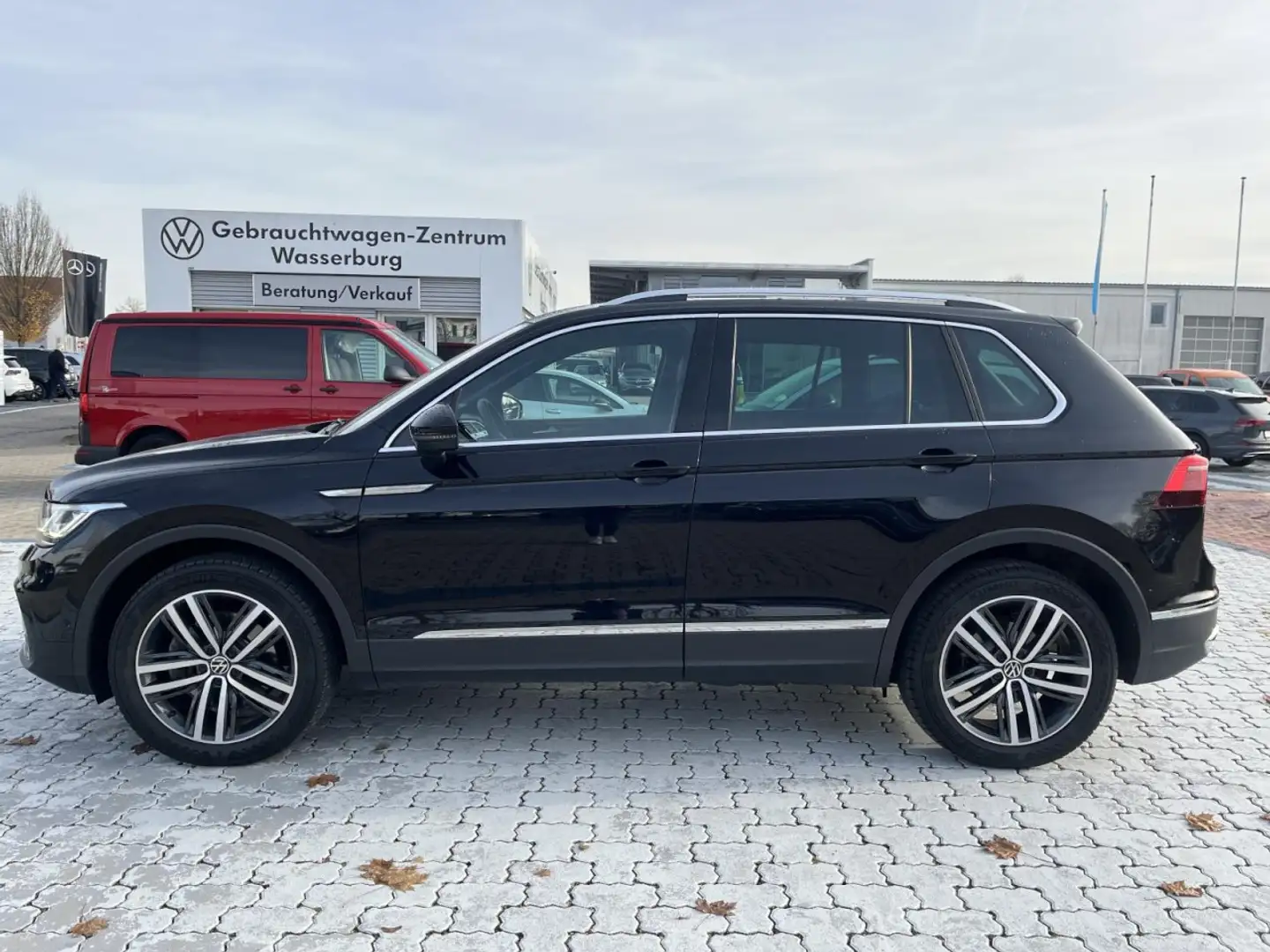 Volkswagen Tiguan 2,0 TDI DSG 4Motioin Elegance (LED+AHK+Leder) Schwarz - 2