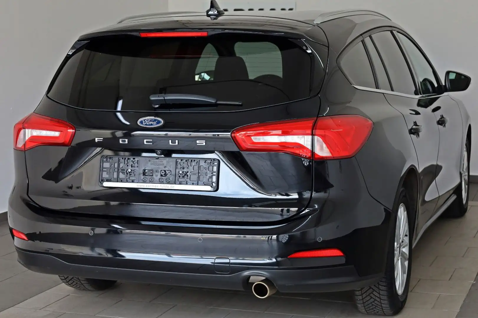 Ford Focus Turnier Titanium Navi,Kamera,LED,SH,PDC Černá - 2