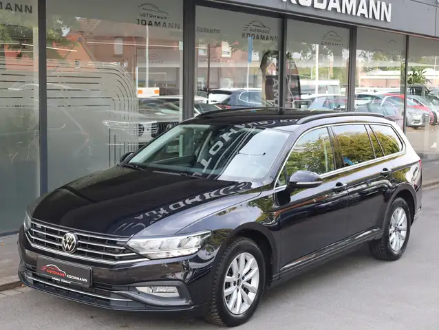 Volkswagen Passat view 5