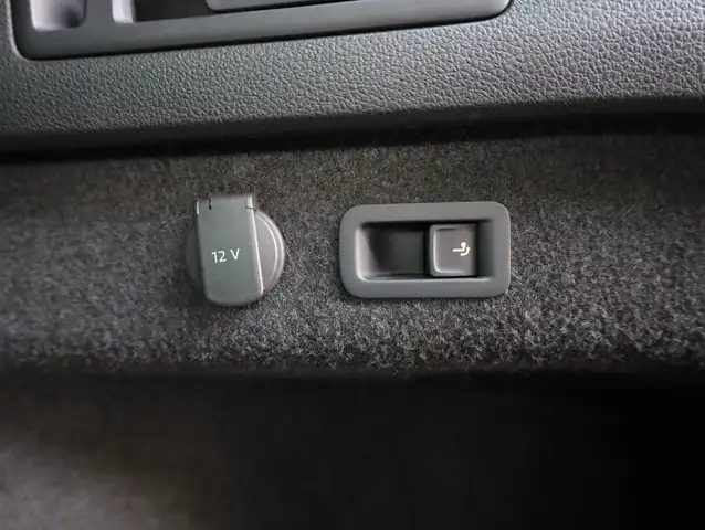 Volkswagen Passat view 13