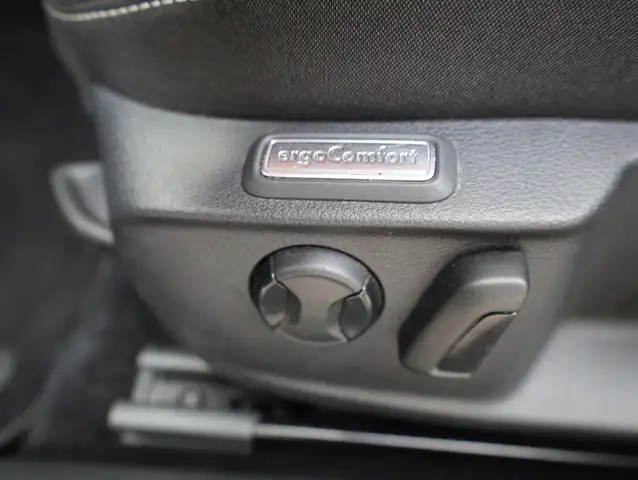Volkswagen Passat view 15