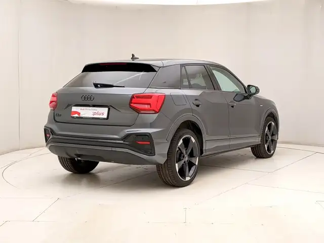 Audi Q2 view 4