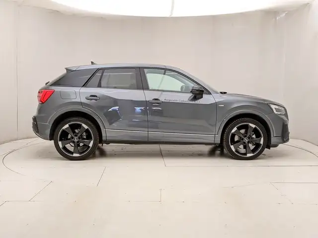 Audi Q2 view 3