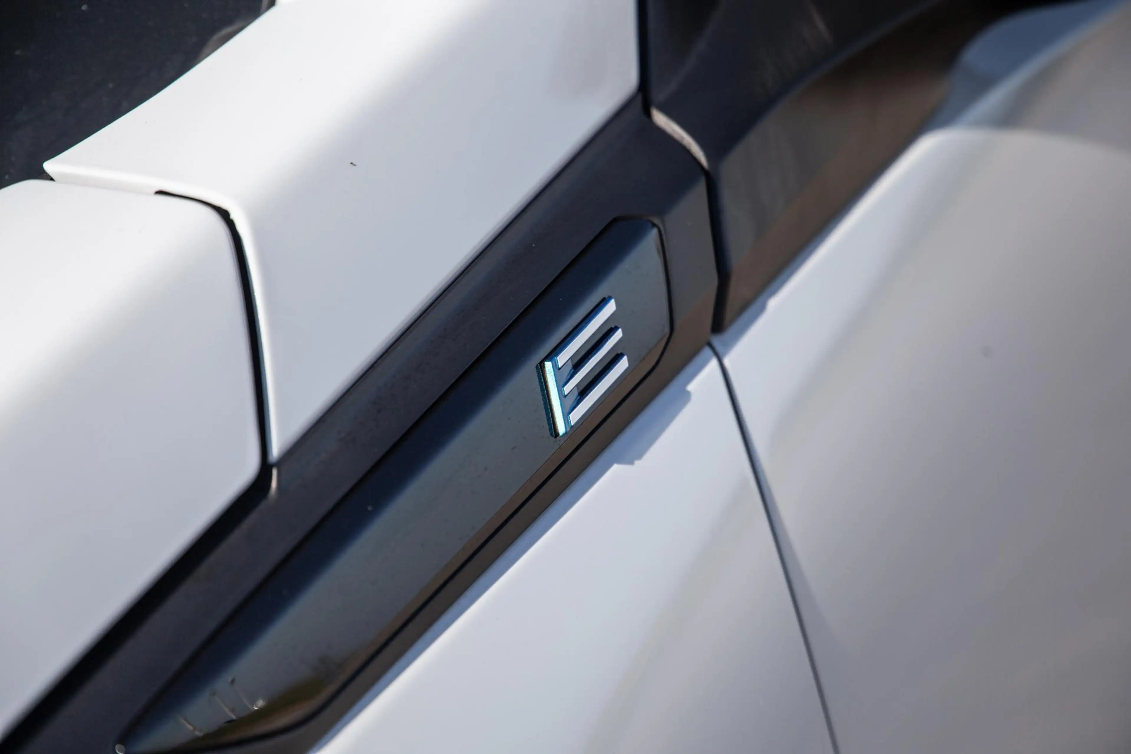 Peugeot e-2008 EV Allure 54 kWh ADAPTIVE CRUISE / CARPLAY / CAMER — photo 6