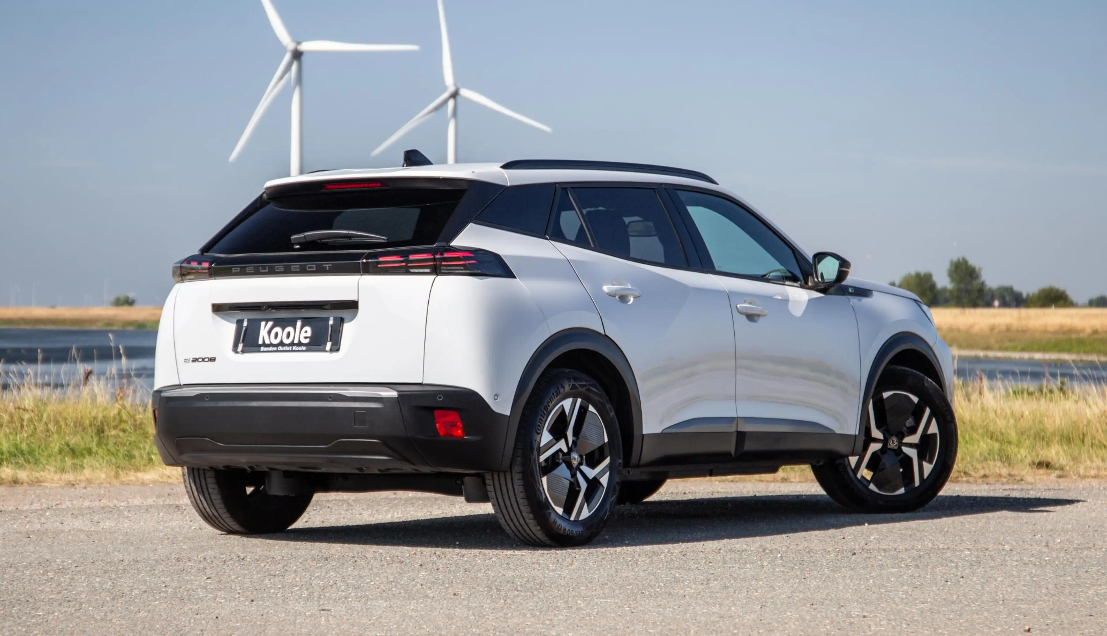 Peugeot e-2008 EV Allure 54 kWh ADAPTIVE CRUISE / CARPLAY / CAMER — photo 9