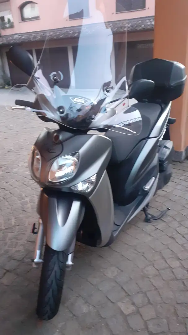 Yamaha Xenter 125 Plateado - 1