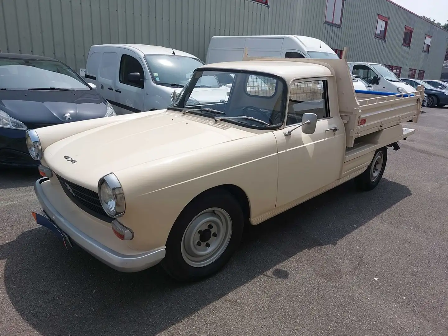 Peugeot 404 Pick Up Kipper(Hydr.),rostfrei,1.Hand Beżowy - 1