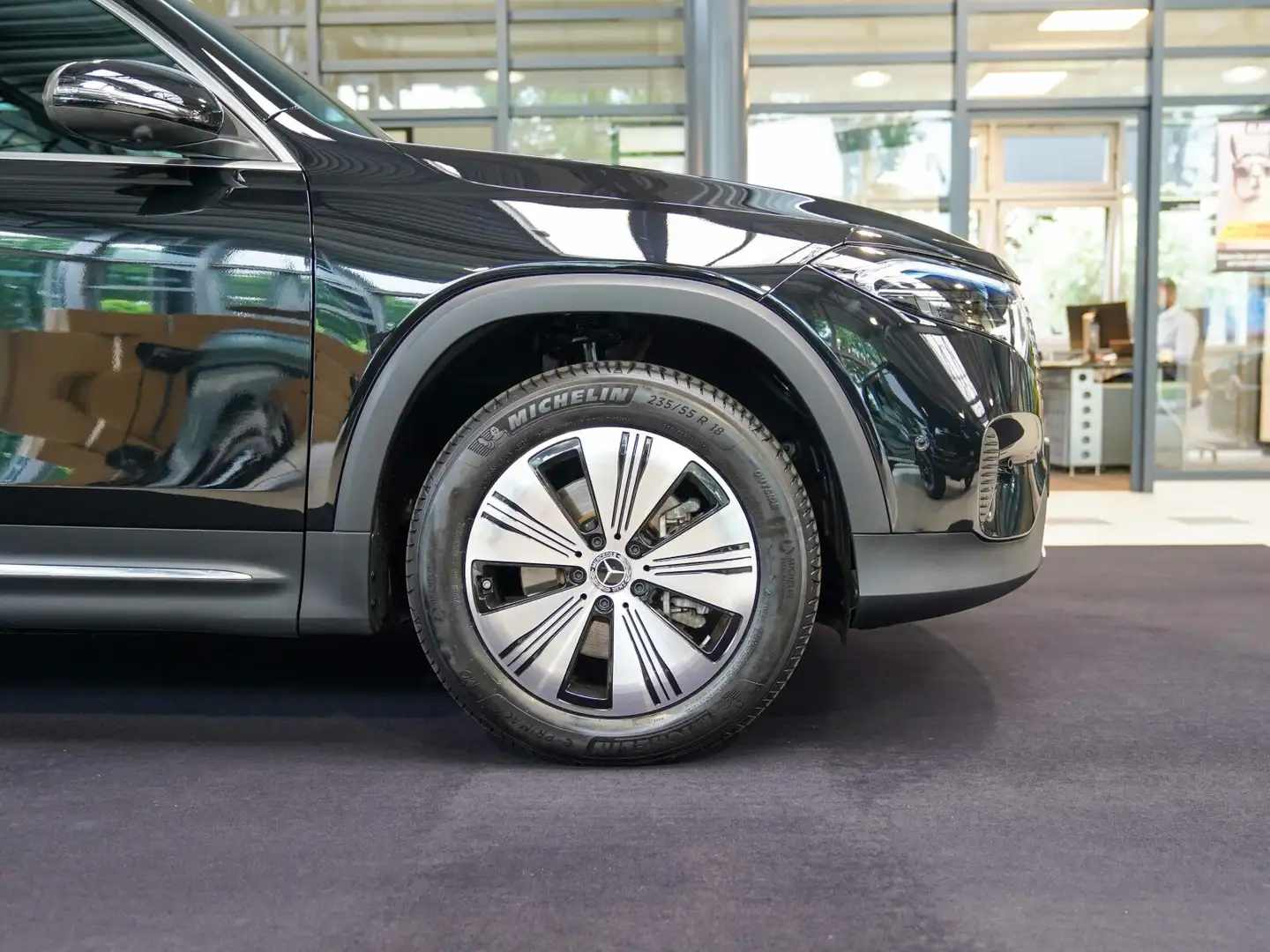 Mercedes-Benz EQB 350 EQB 350 4M Progressive Anhängevorrichtung DISTRO Schwarz - 2