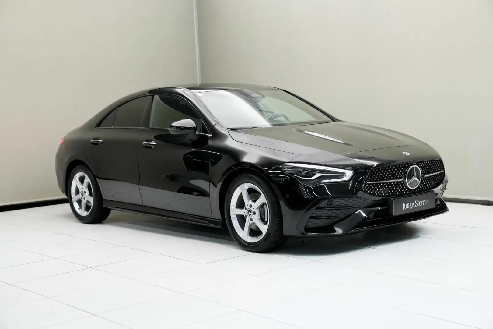 Mercedes-Benz CLA 180 d Coupé W-Paket Navi Night Sport KAM Schwarz - 2