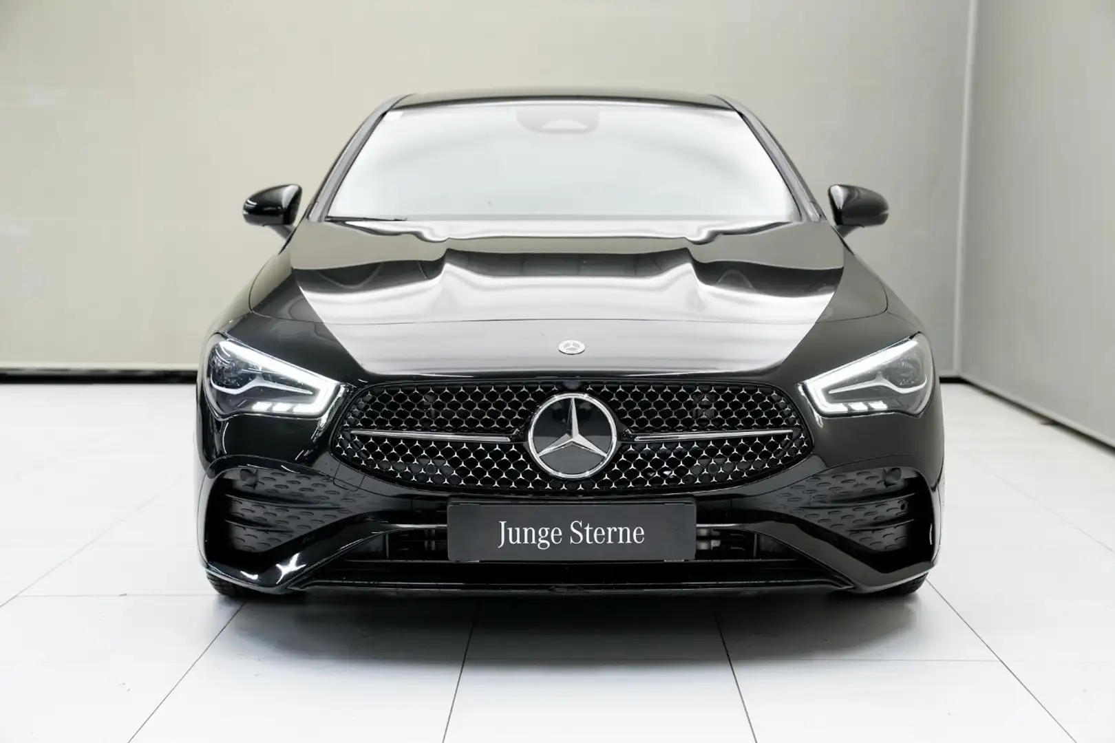 Mercedes-Benz CLA 180 d Coupé W-Paket Navi Night Sport KAM Schwarz - 2