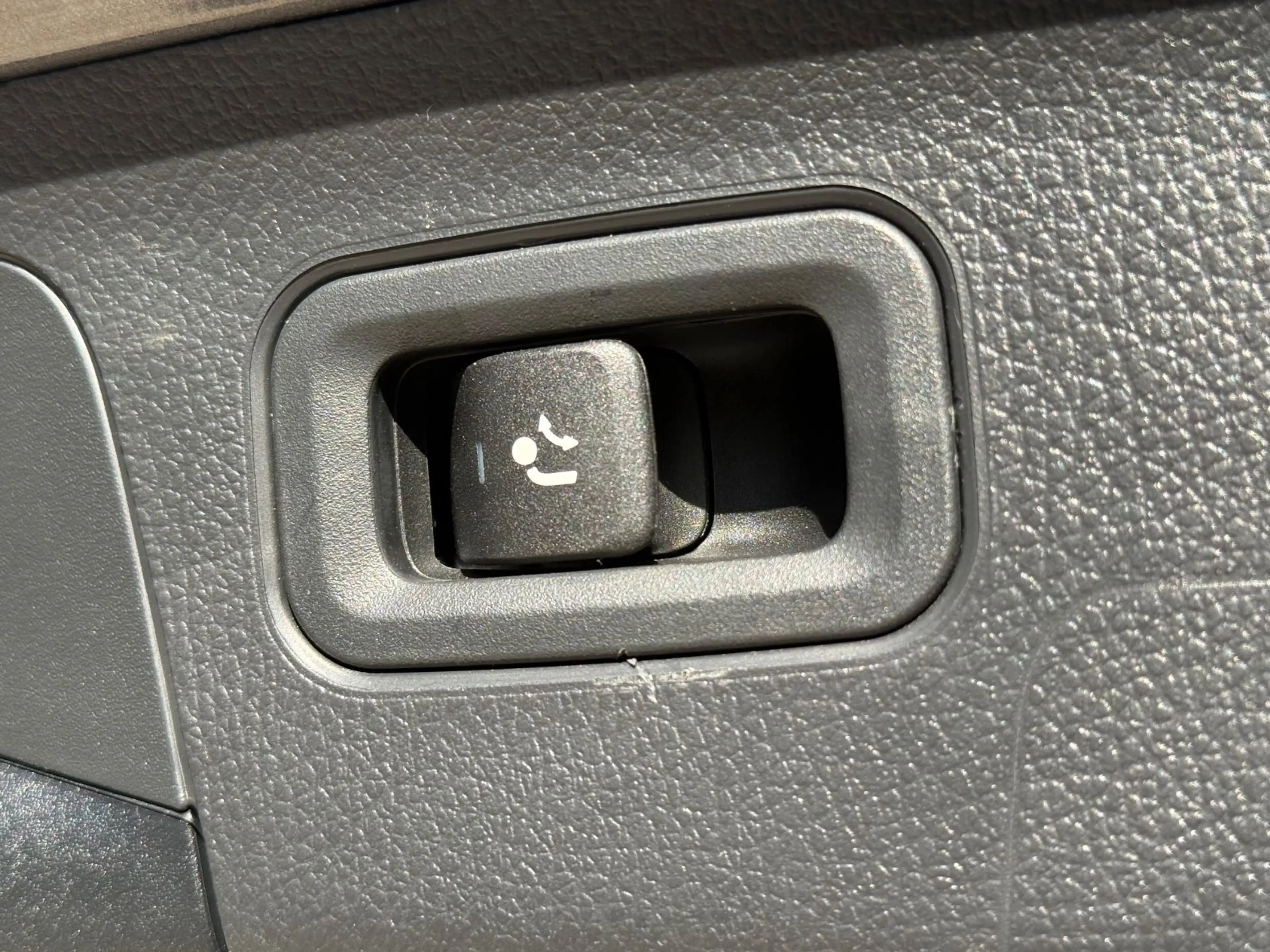 Mercedes-Benz A 200 d/Spur/SHZ/LED/R.Kamera/NAVI/AHK — photo 8