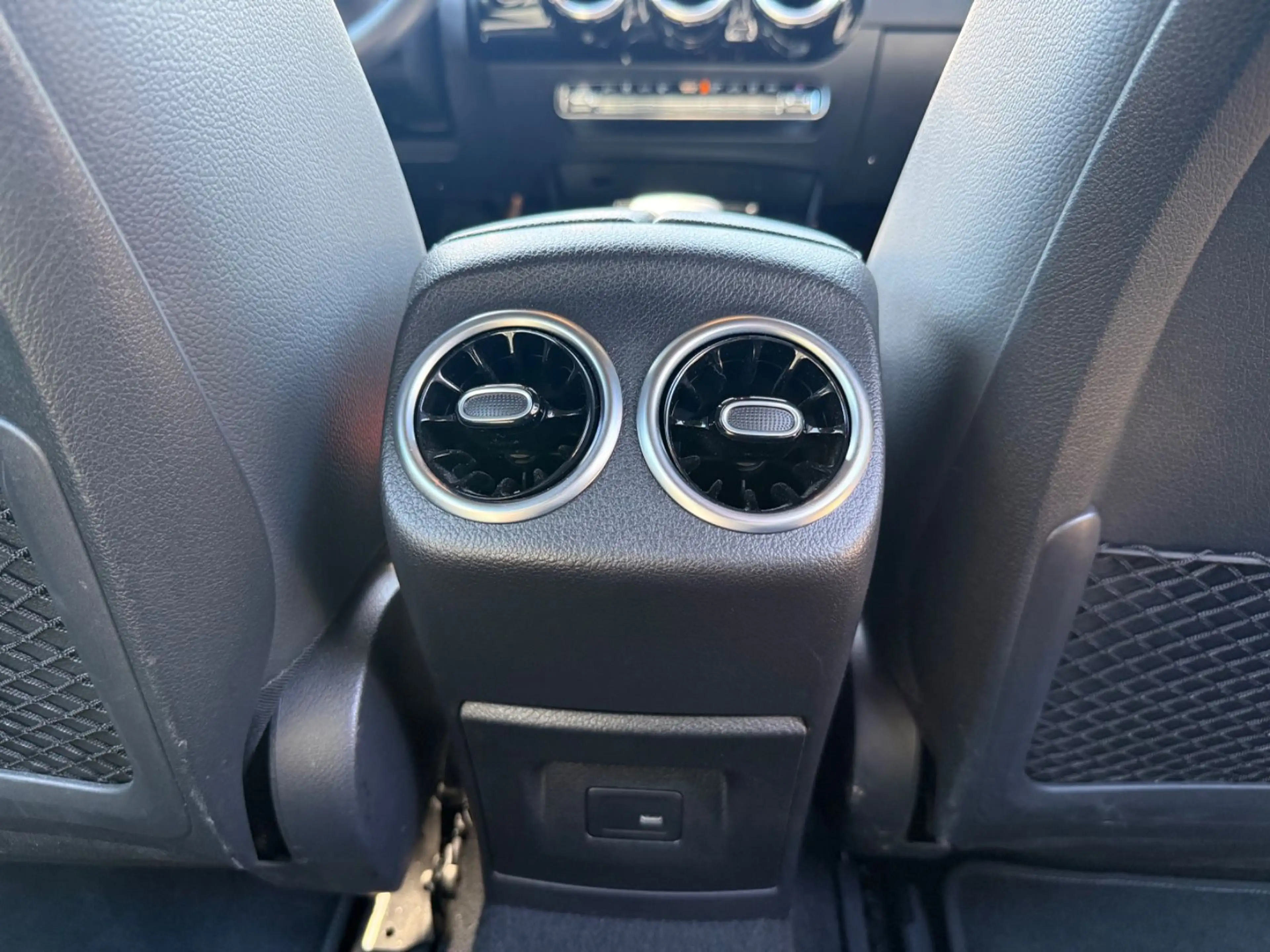 Mercedes-Benz A 200 d/Spur/SHZ/LED/R.Kamera/NAVI/AHK — photo 15