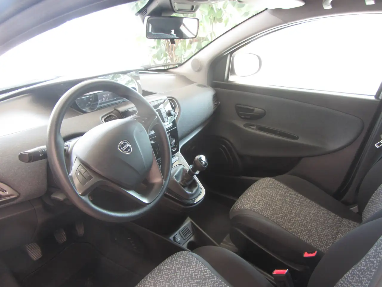 Lancia Ypsilon 2022 — фото 6
